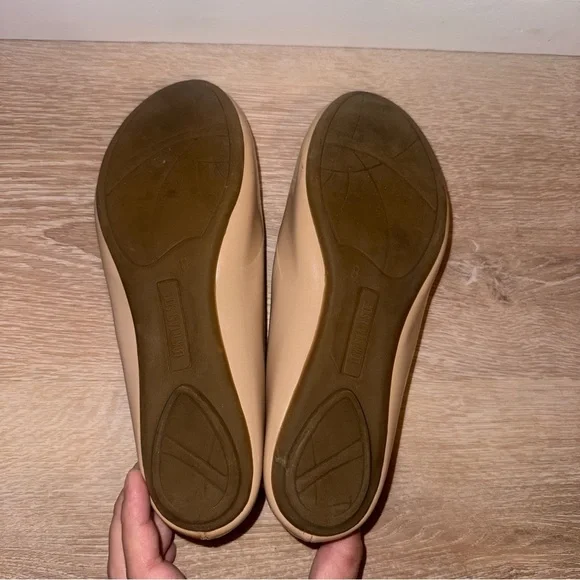 Elegant Nude Women's Ballet Flats - Picture 6 of 6